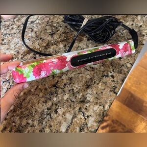 CHI straightener Limited edition send me flowers design